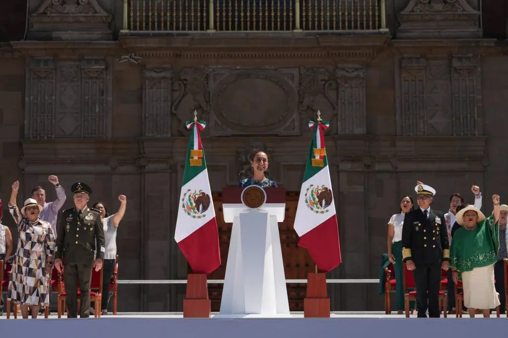 Juntas y juntos somos más: Claudia Sheinbaum ante más de 350 mil mexicanos y mexicanas en el Zócalo