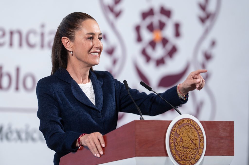 En 2025 cumpliremos el compromiso de que todas las mexicanas de 60 a 64 años reciban la Pensión Mujeres Bienestar: Claudia Sheinbaum