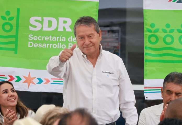 Entrega Óscar Ríos 15 toneladas de semilla forrajera