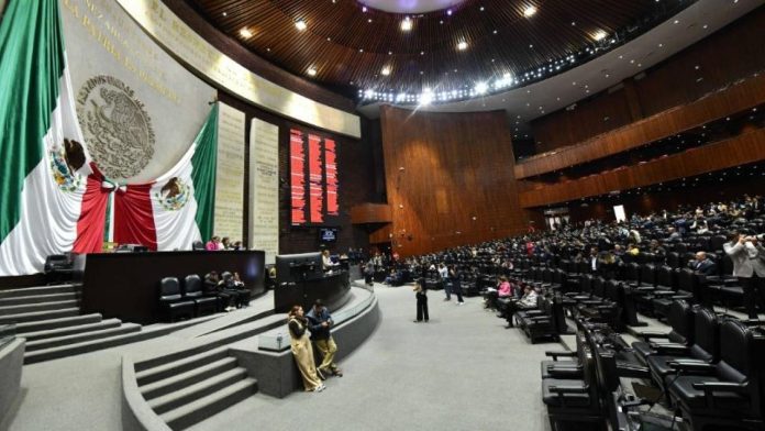 Diputados aprueban en comisiones reforma político-electoral y medida contra el nepotismo