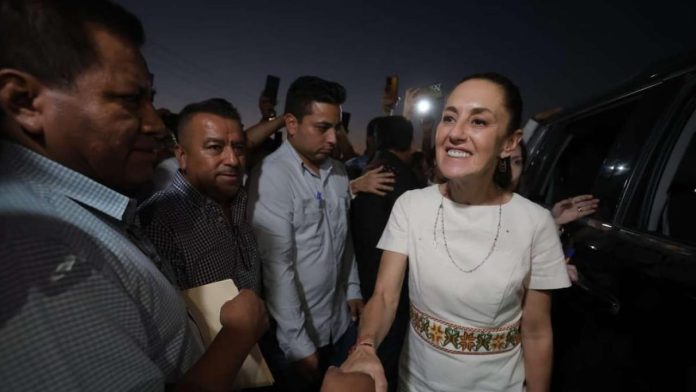 Claudia Sheinbaum inaugura universidad en Chiapas y dialoga con docentes de la CNTE