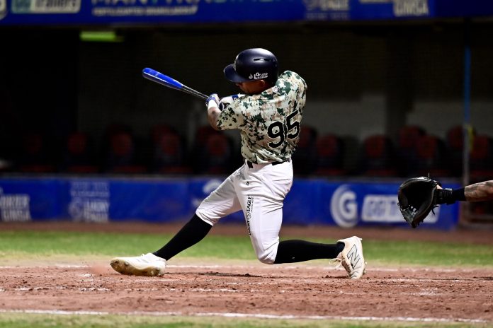 Brayan Corral da triunfo a Acereros sobre Sultanes