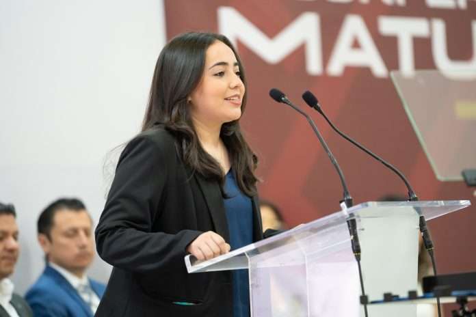 Angela Domínguez, Encarga de Arte y Cultura en los Centros Comunitarios