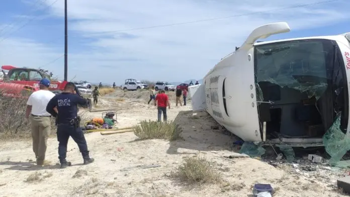 Buscan a conductor de autobús que se atravesó al tren en Cuatro Ciénegas Se dio a la fuga