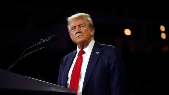Donald Trump confirma que los aranceles de 25% se aplicarán mañana