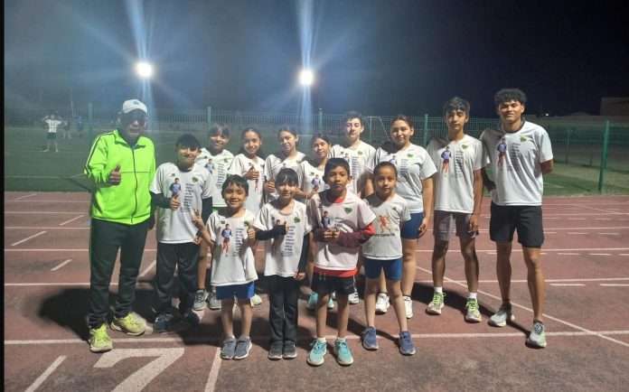 Equipo de atletismo que se prepara para evento nacional en Mazatlán Sinaloa