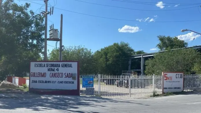 Estudiante de secundaria resulta lesionada tras ser atropellada por un auto en Coahuila