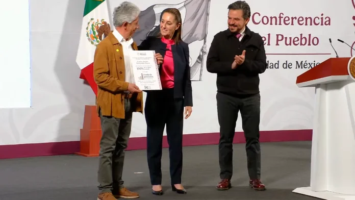 Maestros recibirán pensión de 16 mil pesos y Fovissste apoyará con congelamiento de créditos