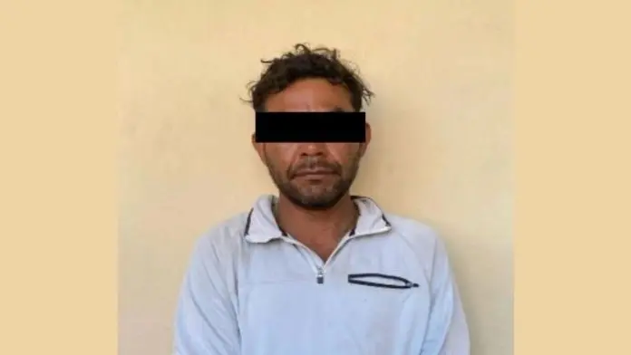 Hombre de 50 años es arrestado por agredir a su madre de 77 años