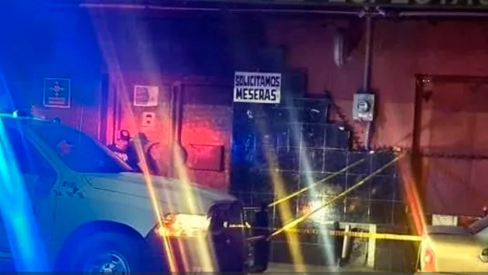 Hombre de 67 años sufre caída y pierde la vida al salir de un bar
