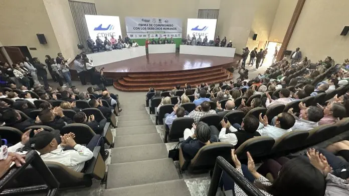 Con el objetivo de reforzar la protección de los derechos humanos en Coahuila, alcaldes y alcaldesas firmaron un convenio regional para crear unidades de atención y desarrollar protocolos específicos.