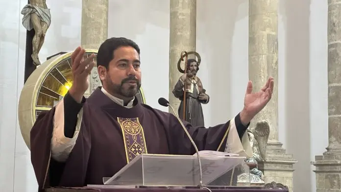 Durante su sermón dominical, el Monseñor Néstor Martínez Sánchez destacó que este periodo de 40 días es una oportunidad para evaluar la propia vida y acercarse más a Dios.