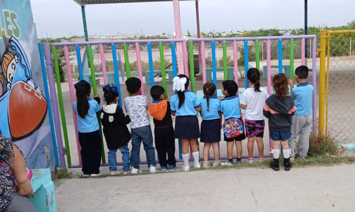 Maestros y directora abandonan jardín de niños en Estancias de Santa Anna
