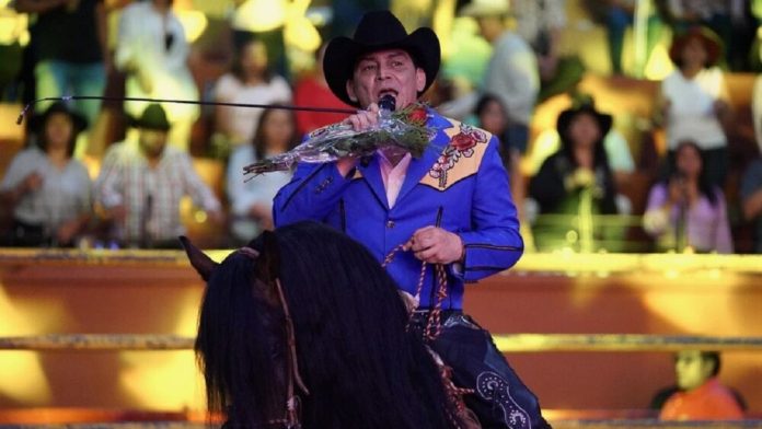 José Manuel Figueroa apoya a Imelda Tuñón
