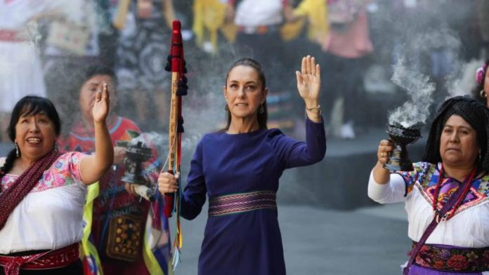 Mujeres indígenas entregan Bastón de Mando a Claudia Sheinbaum en el Día Internacional de la Mujer
