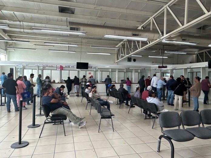 Exhortan a monclovenses a realizar trámite de plaqueo antes de abril
