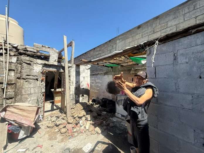 Colapsa techo de vivienda de adulto mayor en Monclova; piden ayuda para reparar vivienda