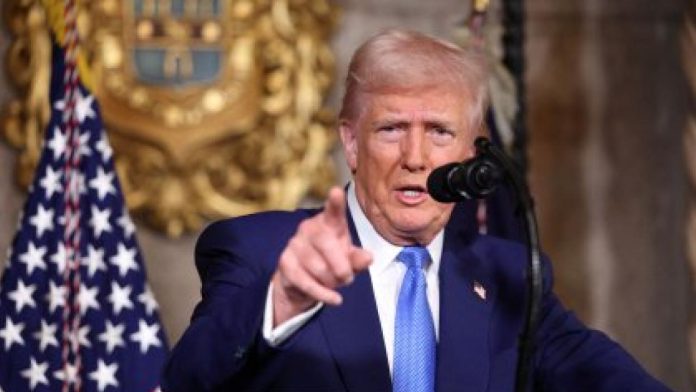 Trump busca eliminar impuestos para quienes ganan menos de 150 mil dólares al año