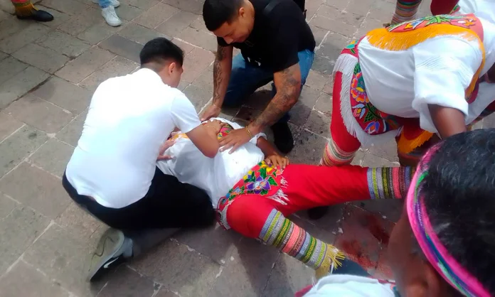 Volador de Papantla sufre caída durante baile tradicional en Xochimilco