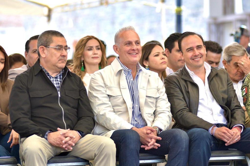 Manolo Jiménez y Román Cepeda inauguran el Corredor Matamoros