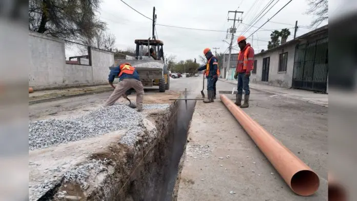 Avanza Simas Monclova con reposición de red de agua en la Miravalle