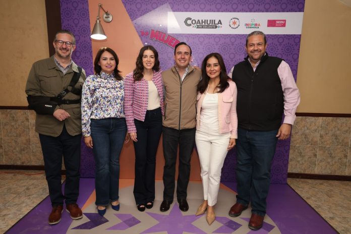 Arrancan Paola y Manolo gran Programa de Prepa para las Mujeres de Coahuila