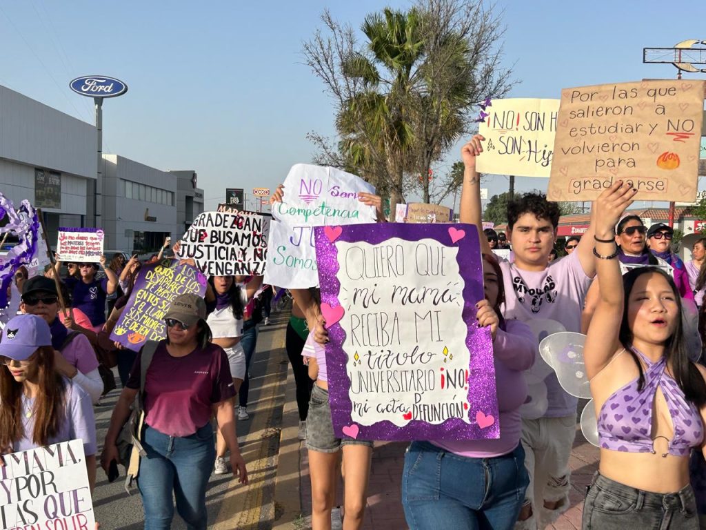 Mujeres toman las calles de Monclova en la Marcha 8M