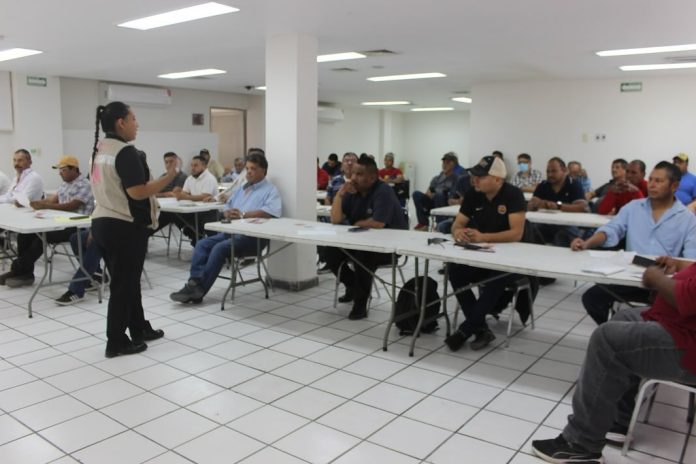 Capacitan a más de 200 transportistas en materia de erradicación de la violencia contra la mujer