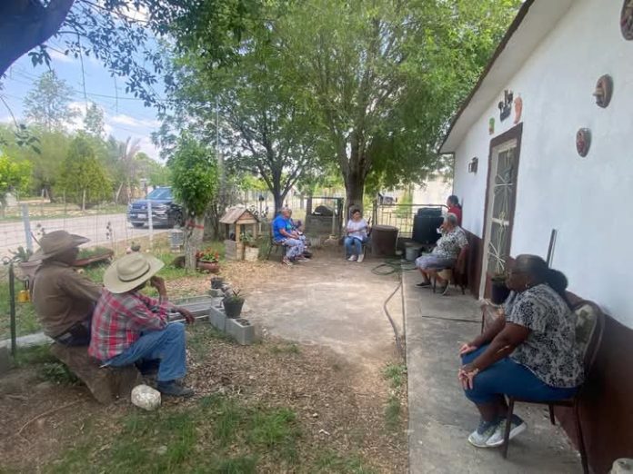 Administración de Laura Jiménez Gutiérrez fortalece lazos con Negros Mascogos y Kikapoo para gestionar proyectos de infraestructura.