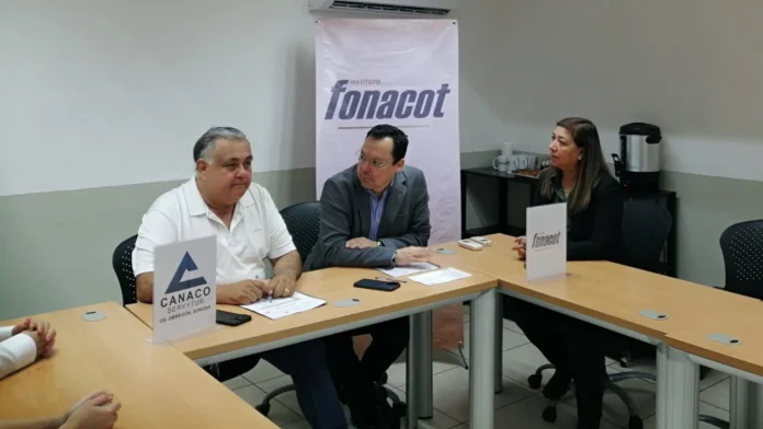 Fonacot firma convenios con autoridades y empresas en Sonora para promover los beneficios del financiamiento