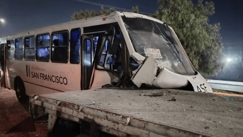 Choca autobús de transporte público
