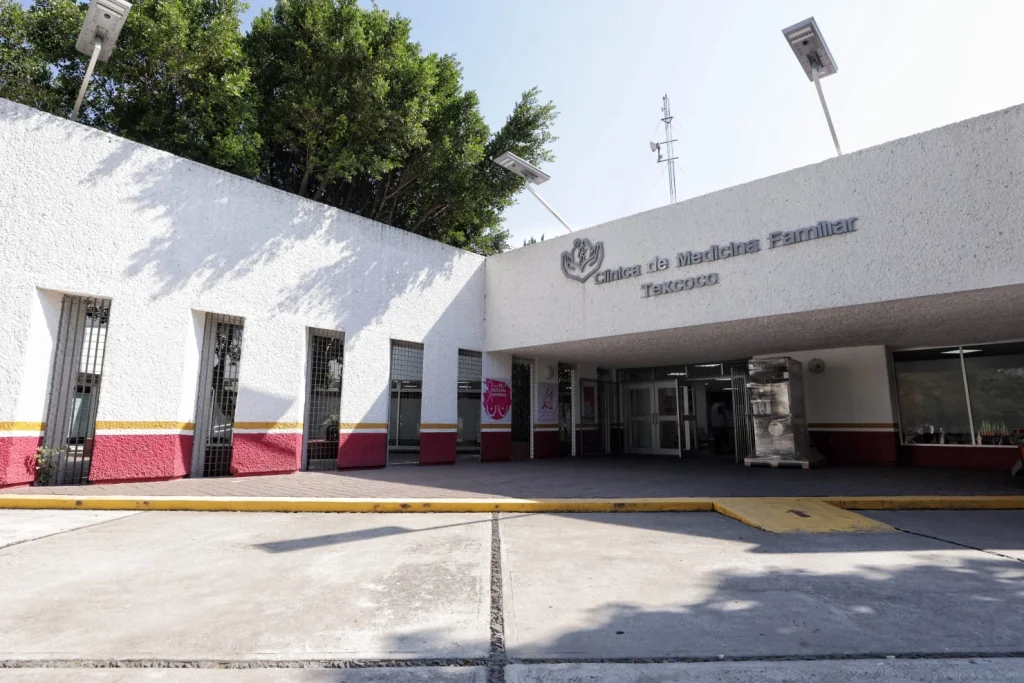 Martí Batres supervisa el avance de La Clínica es Nuestra en la CMF "Texcoco de Mora" en Edomex