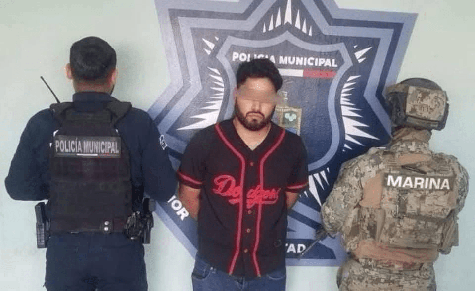 Hallan a bebita sin vida dentro de un auto; tenía tres horas encerrada