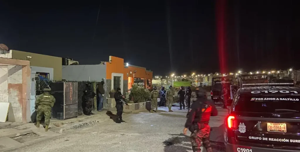Hallan a bebita sin vida dentro de un auto; tenía tres horas encerrada