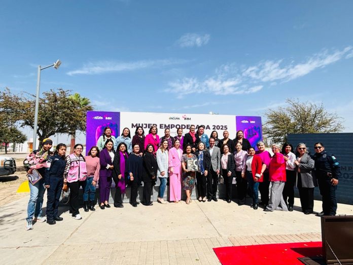 Reconoce alcalde trabajo que realizan las mujeres acuñenses