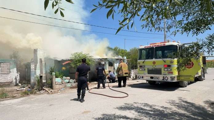 Incendian vivienda en Sabinas