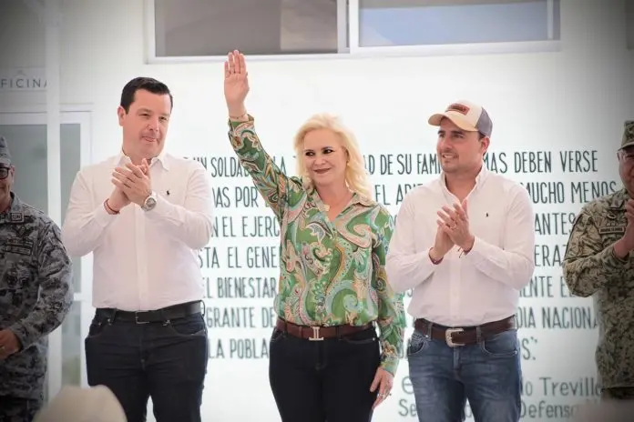Laura Jiménez Gutiérrez junto a Manolo Jiménez Salinas