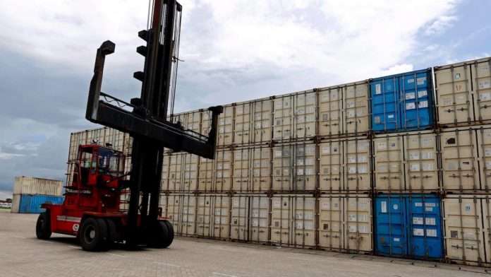 Exportaciones en la frontera norte disminuyen 25 % por dudas ante medidas comerciales en Estados Unidos