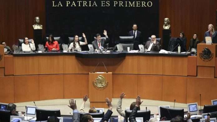Senado analiza propuesta para impedir la difusión de mensajes políticos extranjeros en medios mexicanos