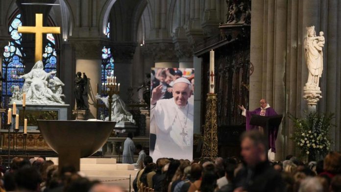 Celebran misa en Buenos Aires para recordar al Papa Francisco tras su fallecimiento