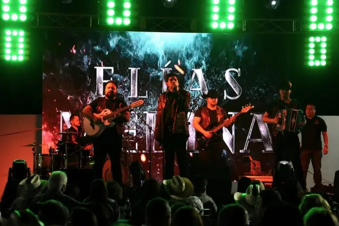 Club Rotario presentó concierto benéfico de Elías Medina en Monclova; apoya proyectos comunitarios