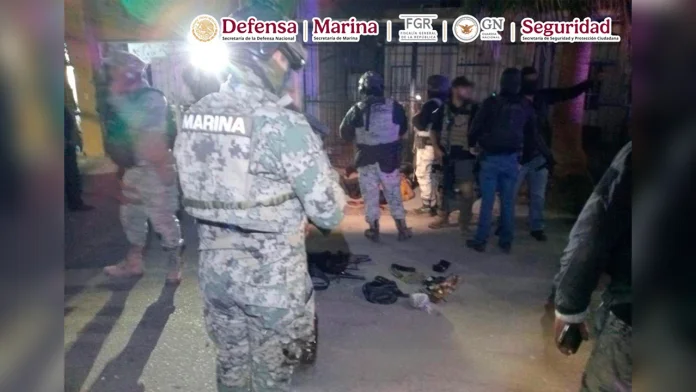 Cuatro personas fueron arrestadas tras operativo en Los Cabos; autoridades decomisan armas y vehículo
