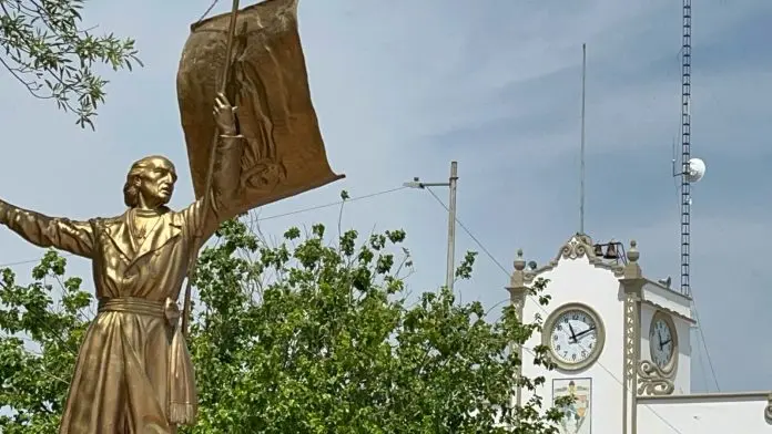 Cumple 70 años el emblemático reloj monumental de Sabinas