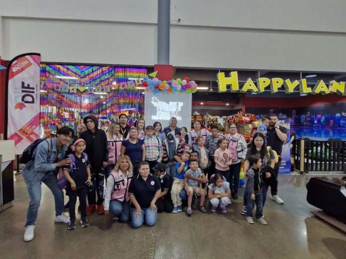 DIF Acuña brinda felicidad a alumnos del CAM 21