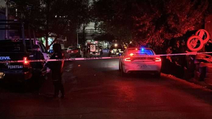 Dos hombres pierden la vida tras ser atacados en negocio de celulares
