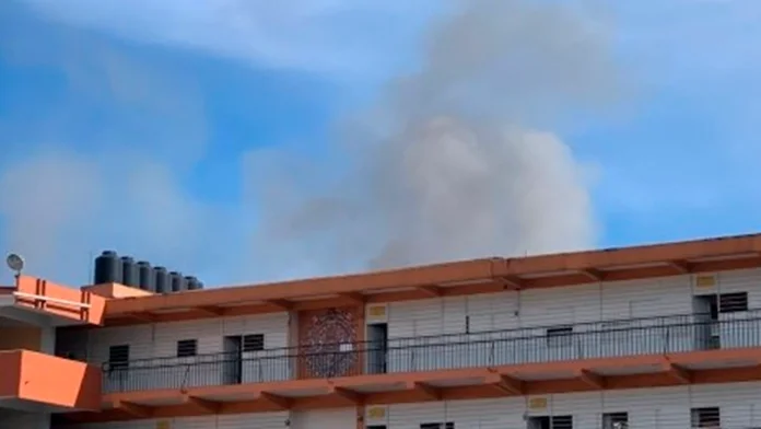 Estudiante de secundaria provoca incendio dentro del plantel
