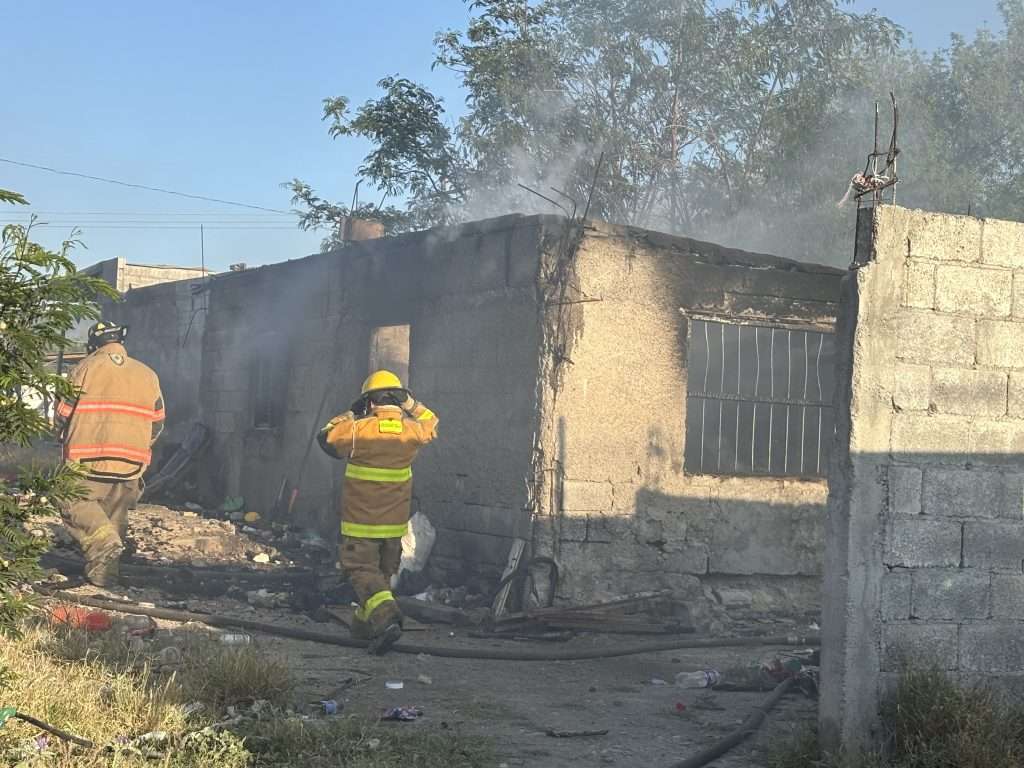 Incendio deja sin nada a humilde familia