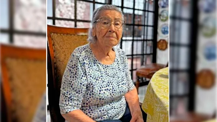 Mujer de 102 años pide recuperar su casa invadida desde hace seis años