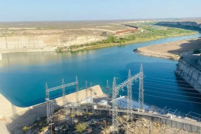 Aumenta la afluente en el Río Bravo y arroyos que descargan a la Presa de la Amistad