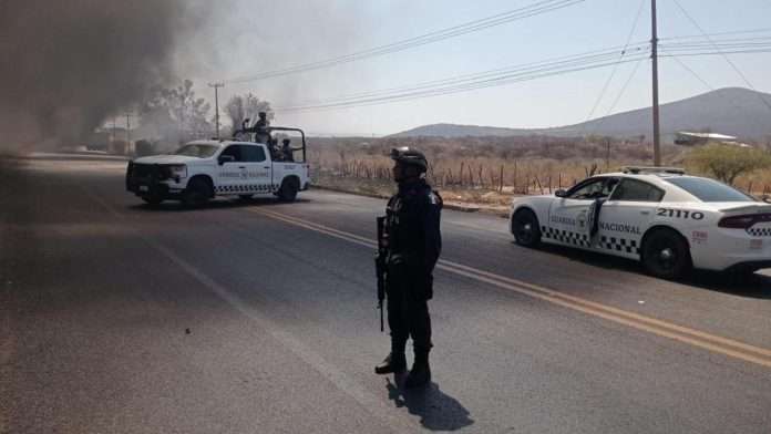 Violencia simultánea en Michoacán, Jalisco y Guanajuato deja múltiples bloqueos en carretera